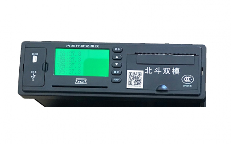 4G北斗GPS行駛記錄儀溫度油量監(jiān)控一體